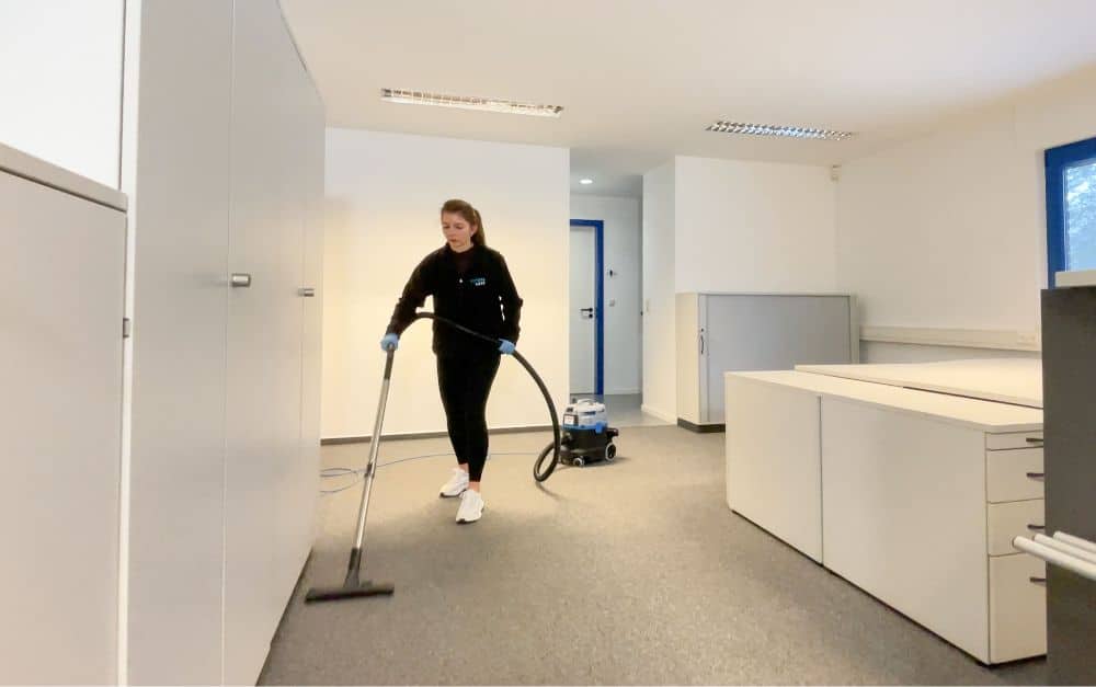 Die besten Reinigungsfirmen in Oberhavel im Vergleich: Warum Clean & Easy die Nase vorn hat